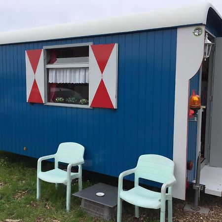 B&B Boerderij Rust, In Pipowagens! Den Helder Bagian luar foto