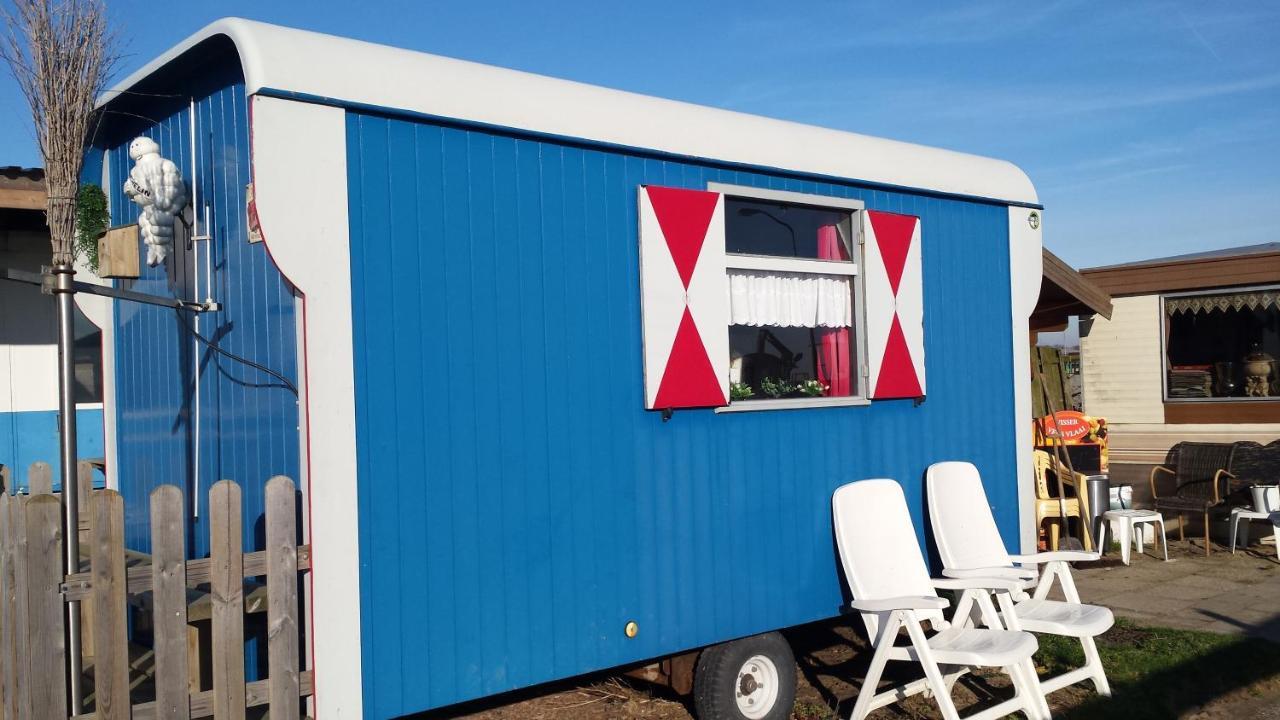 B&B Boerderij Rust, In Pipowagens! Den Helder Bagian luar foto