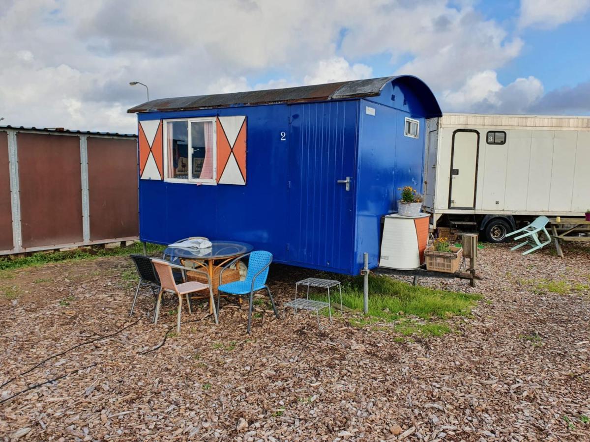 B&B Boerderij Rust, In Pipowagens! Den Helder Bagian luar foto
