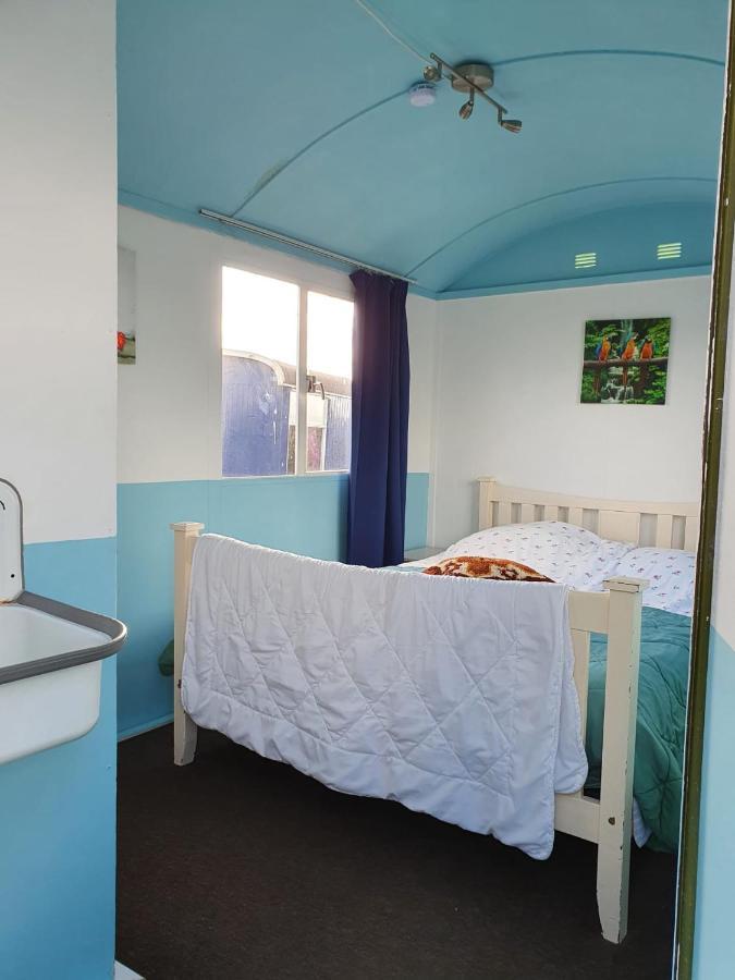 B&B Boerderij Rust, In Pipowagens! Den Helder Bagian luar foto